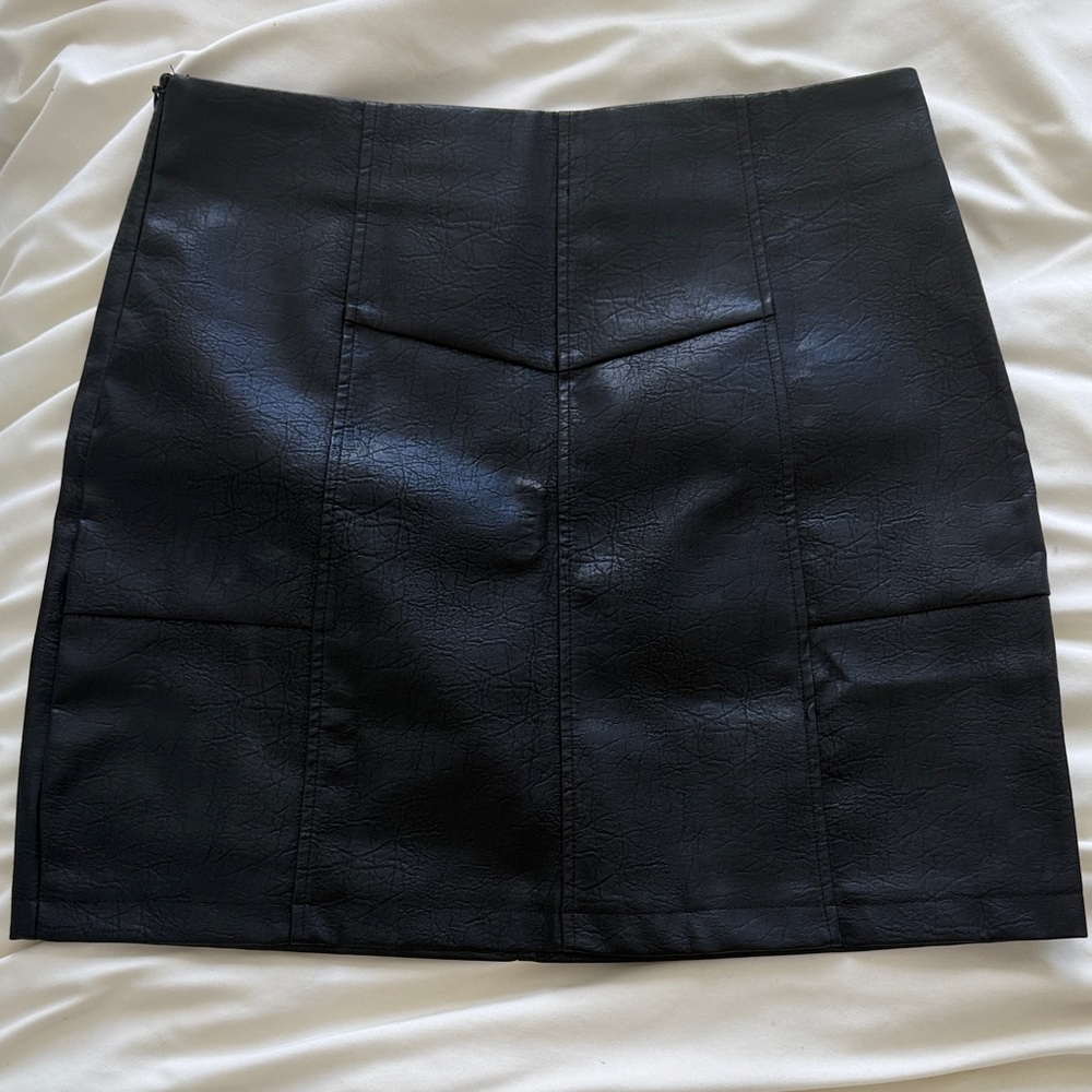 SHEIN Black Textured Mini Skirt